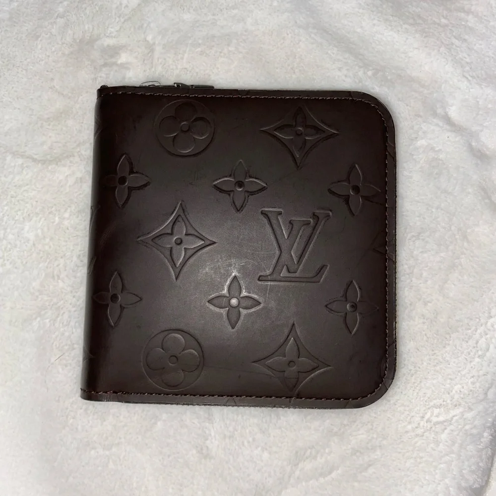 Louis Vuitton Zippy Coin Purse - Picture 1 of 9